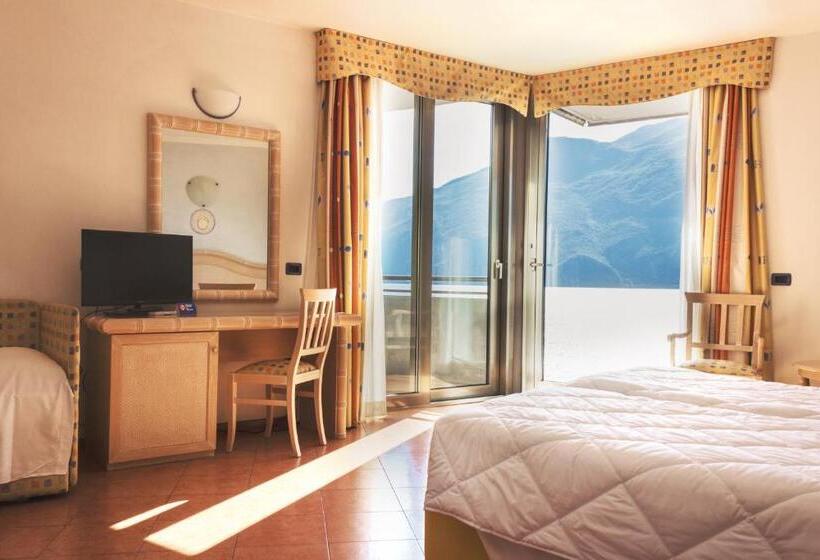 Surf Hotel Pier   Montagnoli Group