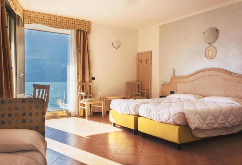 Surf Hotel Pier   Montagnoli Group