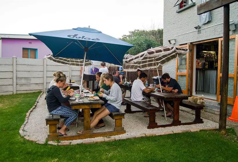 ユースホステル Hard Rock Backpackers