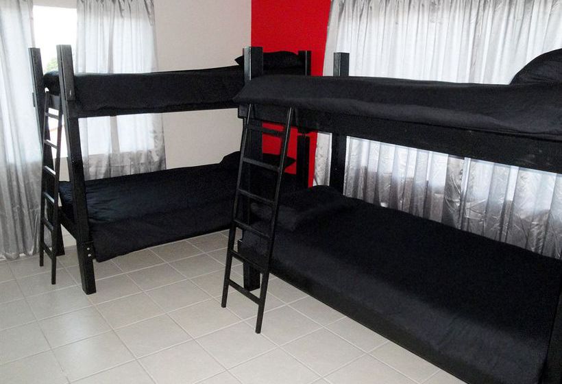 旅馆 Hard Rock Backpackers