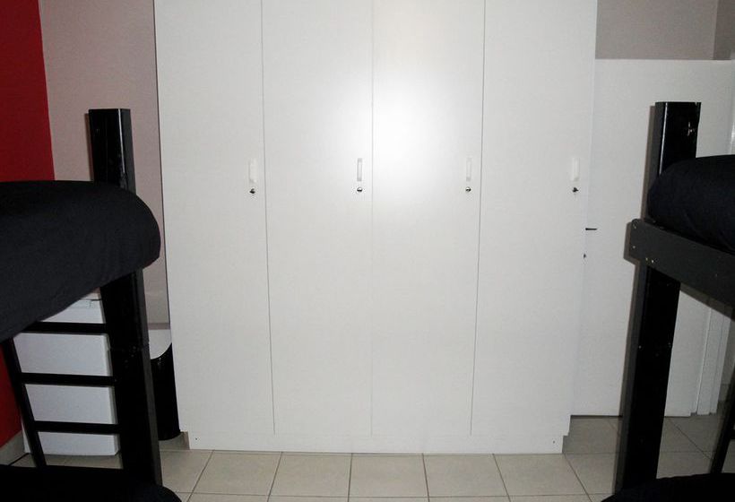 旅馆 Hard Rock Backpackers