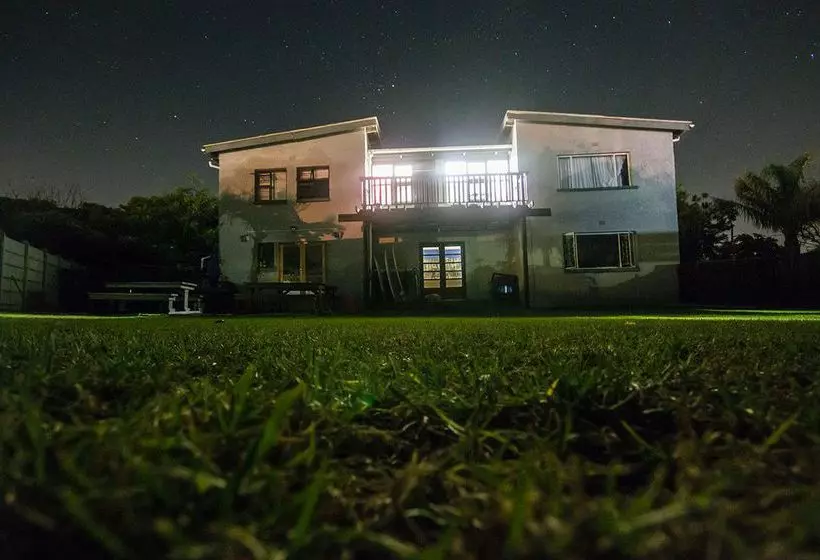 ユースホステル Hard Rock Backpackers