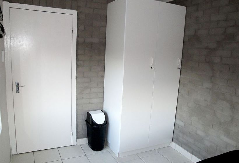 旅馆 Hard Rock Backpackers