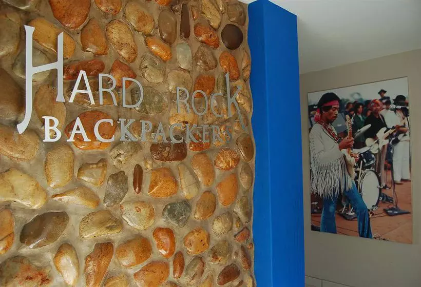 ユースホステル Hard Rock Backpackers