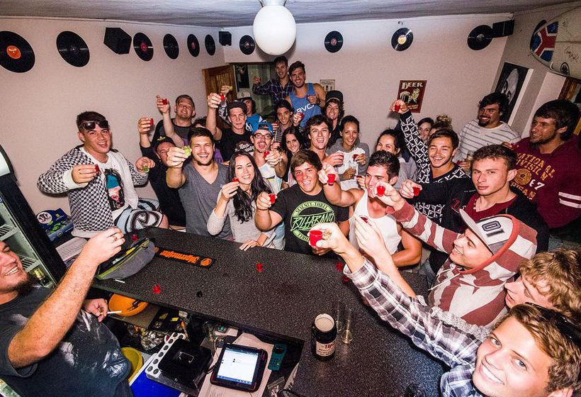 旅馆 Hard Rock Backpackers