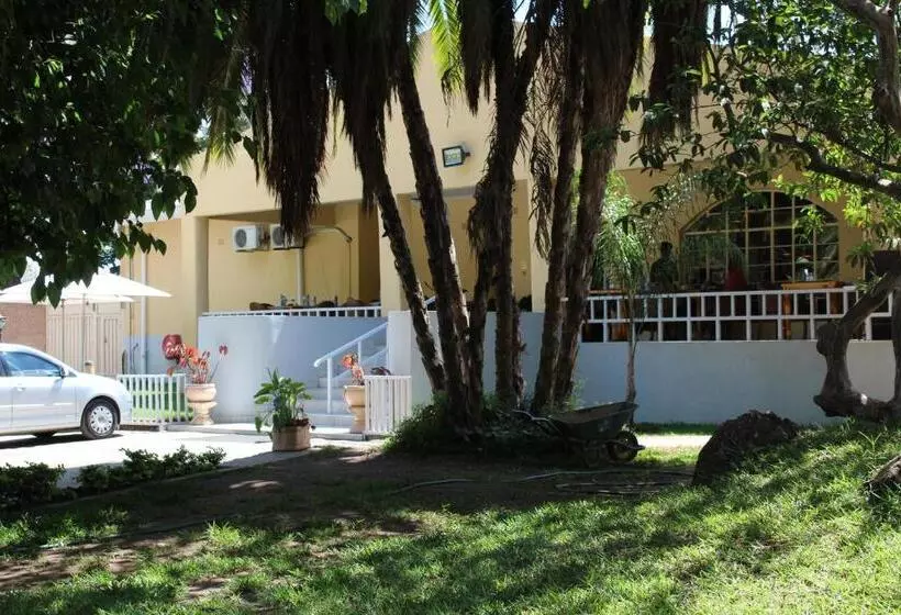 هتل Casa Mia Lodge & Restaurant