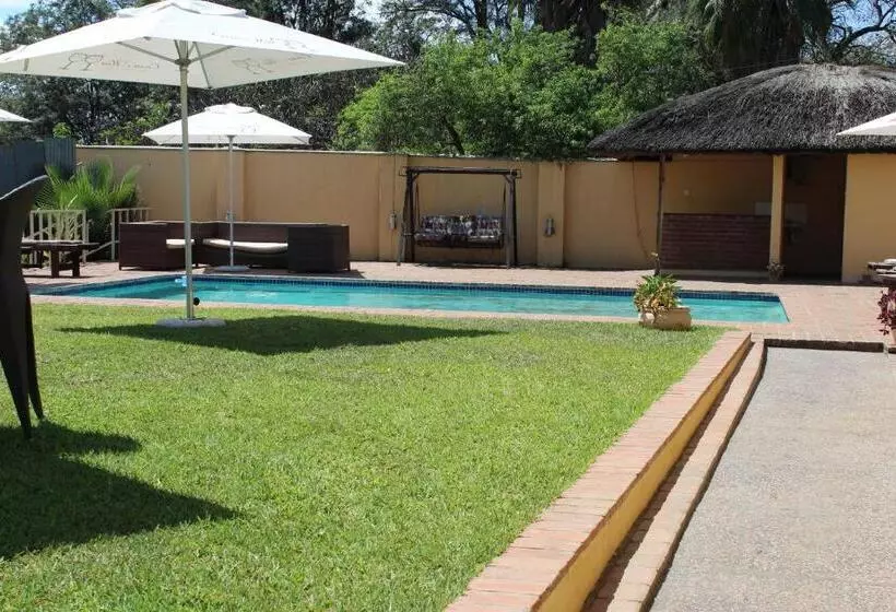 هتل Casa Mia Lodge & Restaurant