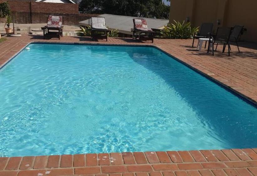 호텔 Casa Mia Lodge & Restaurant