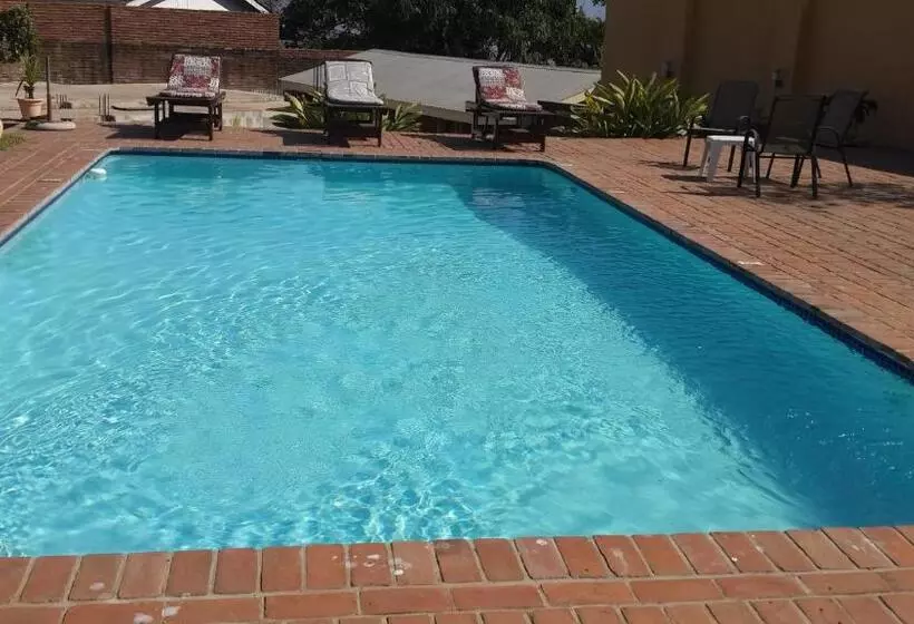 هتل Casa Mia Lodge & Restaurant