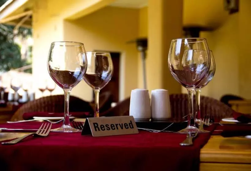 هتل Casa Mia Lodge & Restaurant