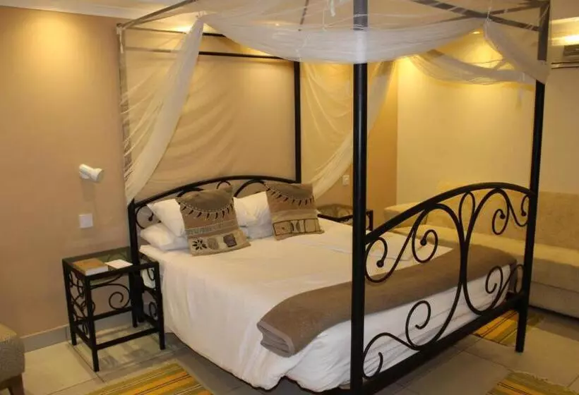 هتل Casa Mia Lodge & Restaurant