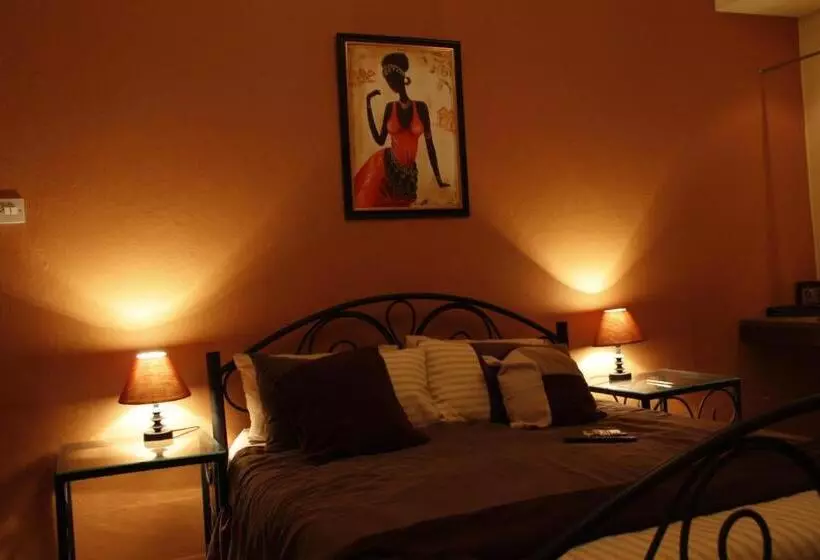 هتل Casa Mia Lodge & Restaurant