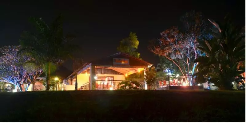 호텔 Destiny Lodge White River