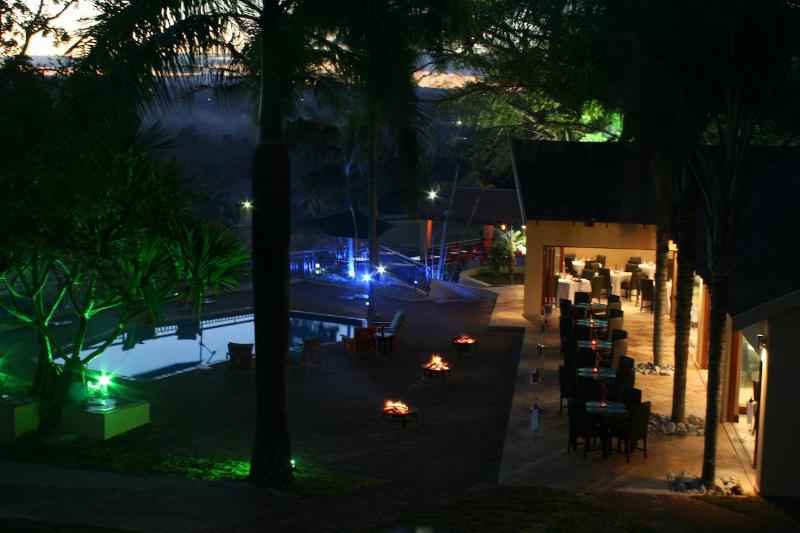 호텔 Destiny Lodge White River