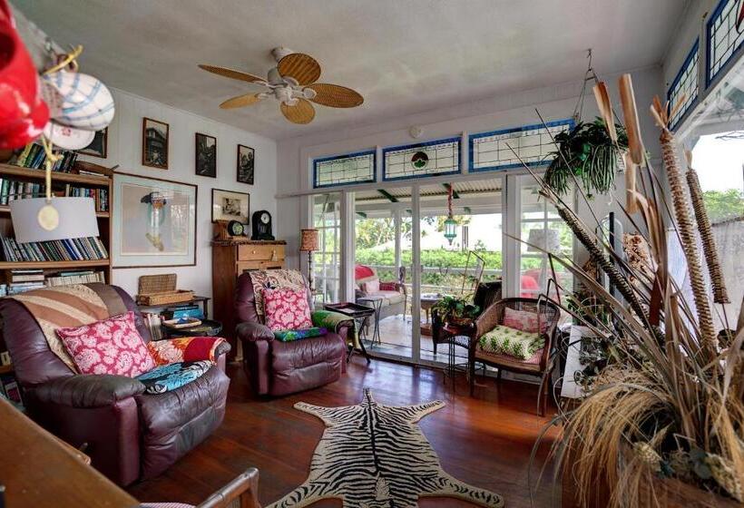 فندق Hale Kawehi Guesthouse