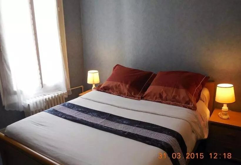 فندق Hôtel Le Petit Château Proche Parc Des Expositions Porte De Versailles