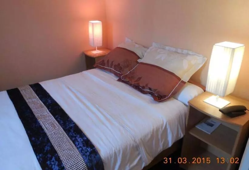 فندق Hôtel Le Petit Château Proche Parc Des Expositions Porte De Versailles