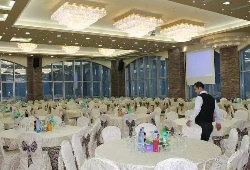 هتل Palestine Plaza