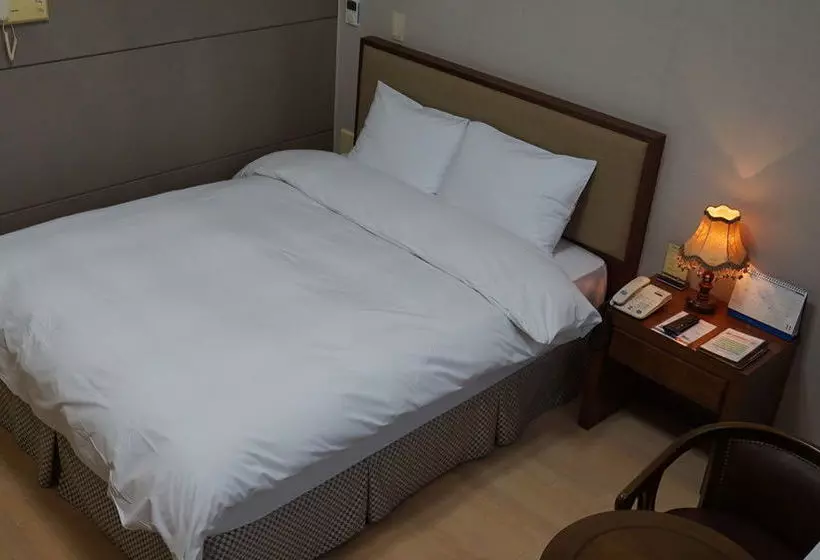 בית מלון כפרי Residence & U