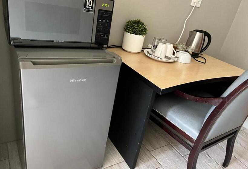 Отель Rivonia Guest House