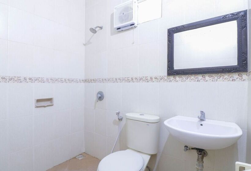 Urbanview Hotel Ananda Beach Sanur