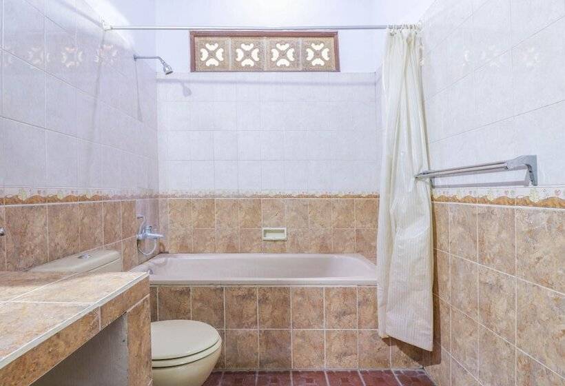 Urbanview Hotel Ananda Beach Sanur