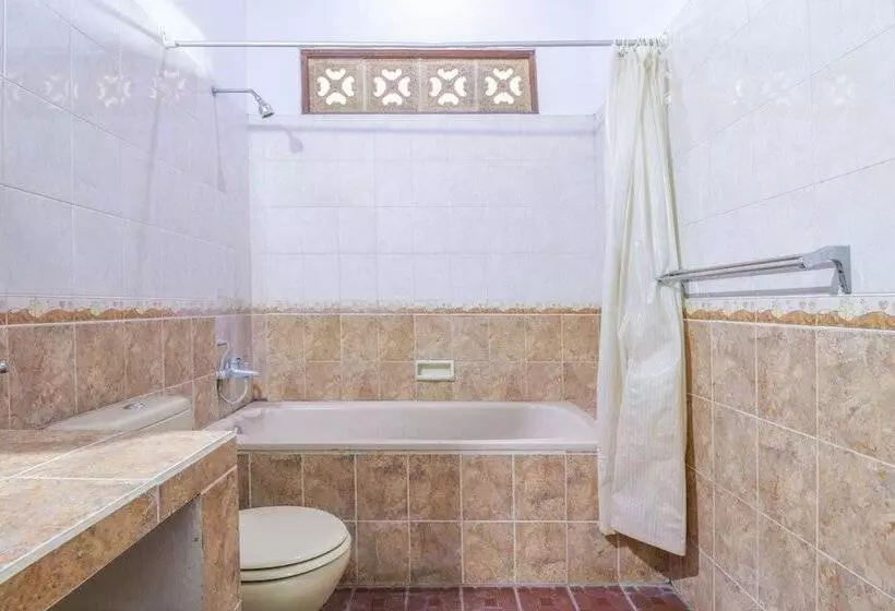 Urbanview Hotel Ananda Beach Sanur