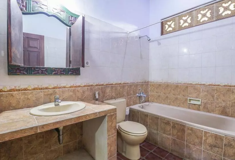 Urbanview Hotel Ananda Beach Sanur