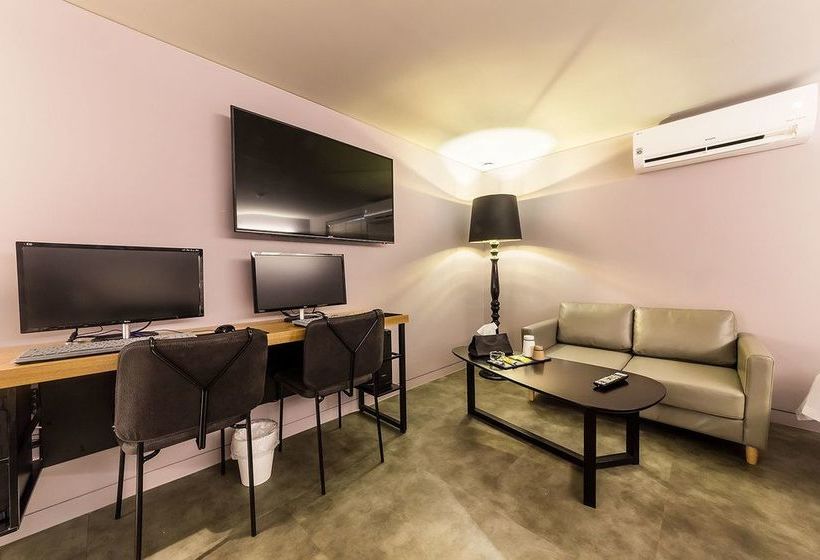 בית מלון כפרי Yaja Anyang 1st