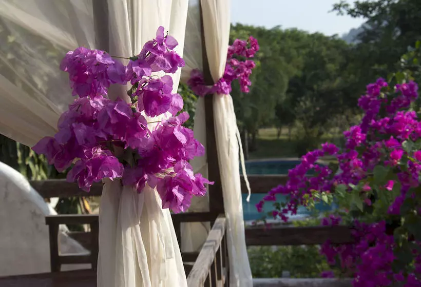 Le Flamboyant Resort