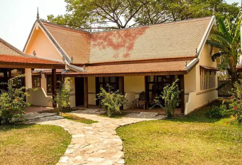 Le Flamboyant Resort