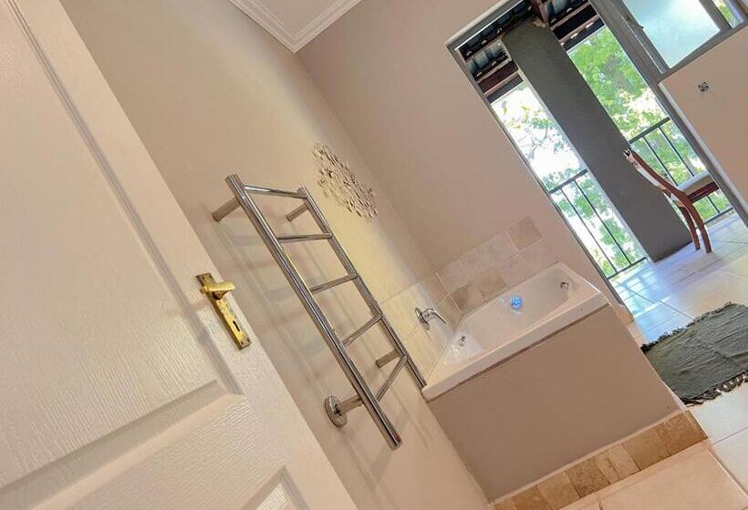 ペンション Amoris Guesthouse In Waterkloof Ridge