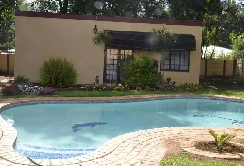 Bed & Breakfast Maple's Guest House