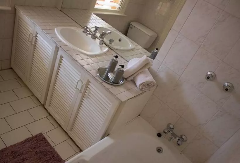 Bed & Breakfast Maple's Guest House