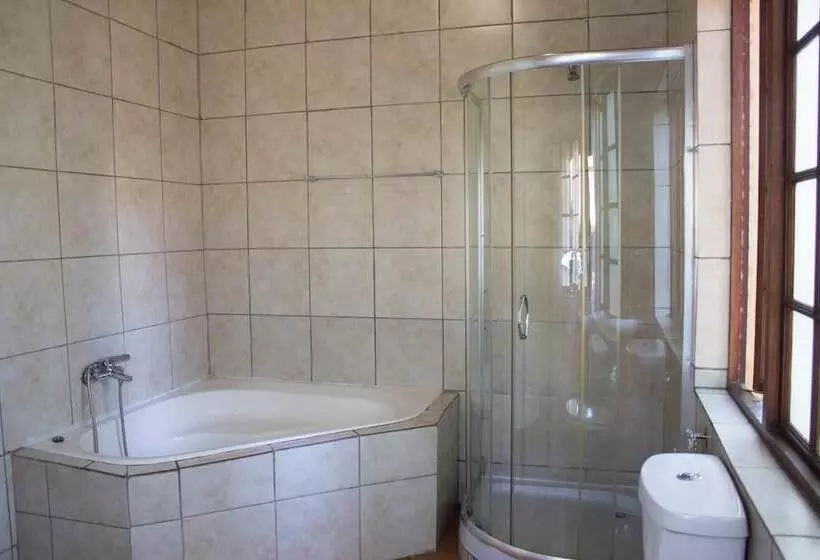 Bed & Breakfast Maple's Guest House