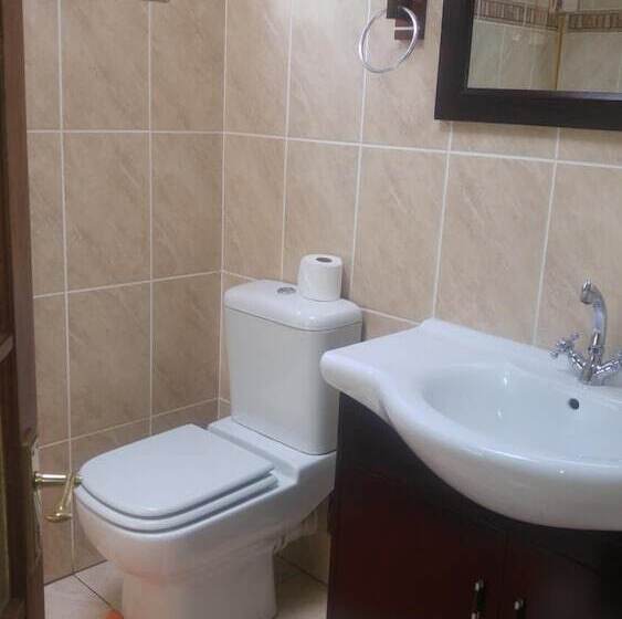 Bed & Breakfast Maple's Guest House