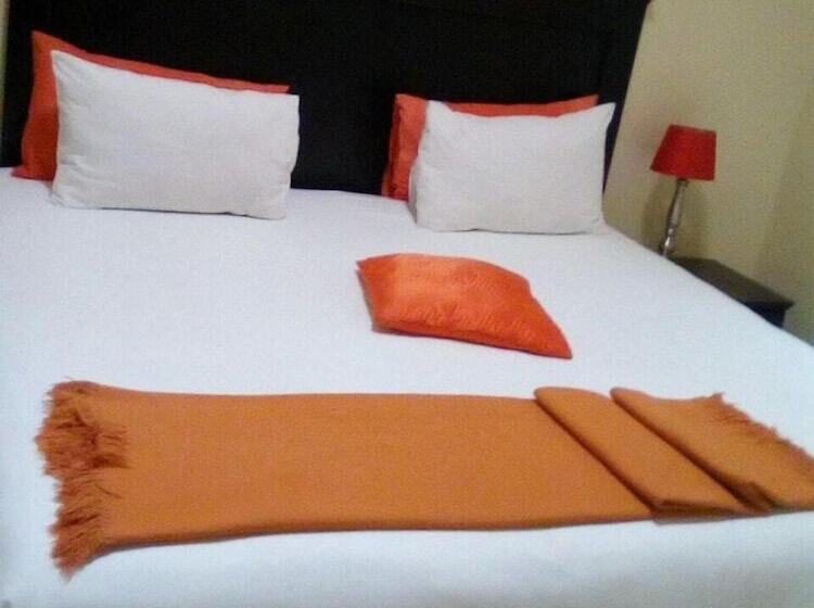 Bed & Breakfast Maple's Guest House