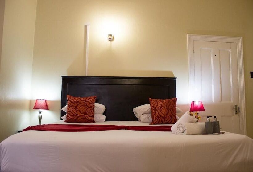 Bed & Breakfast Maple's Guest House