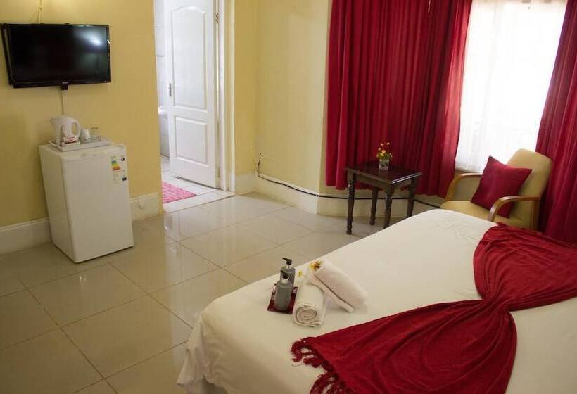 Bed & Breakfast Maple's Guest House