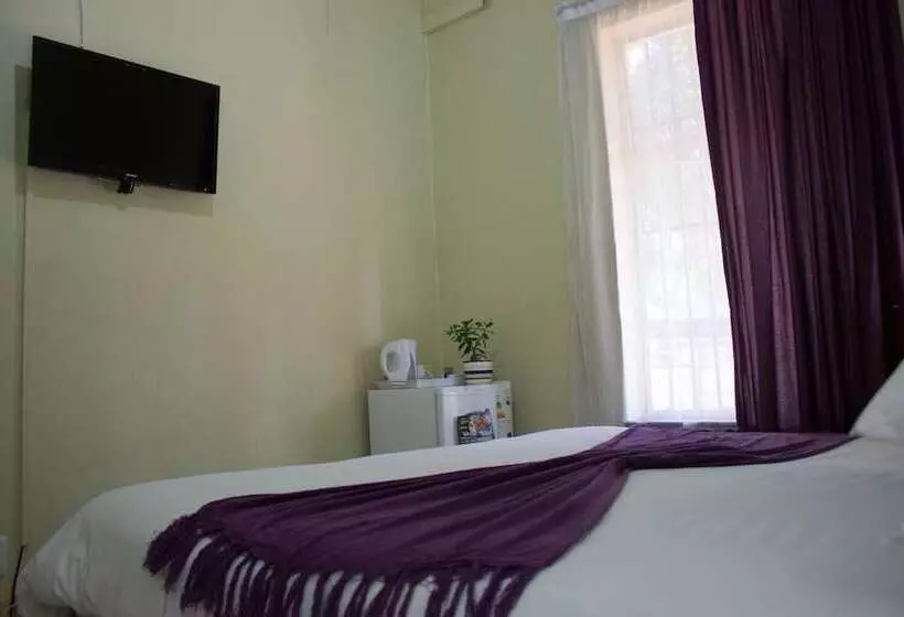 Bed & Breakfast Maple's Guest House