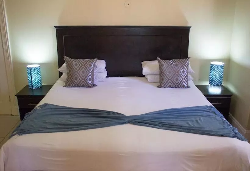 Bed & Breakfast Maple's Guest House