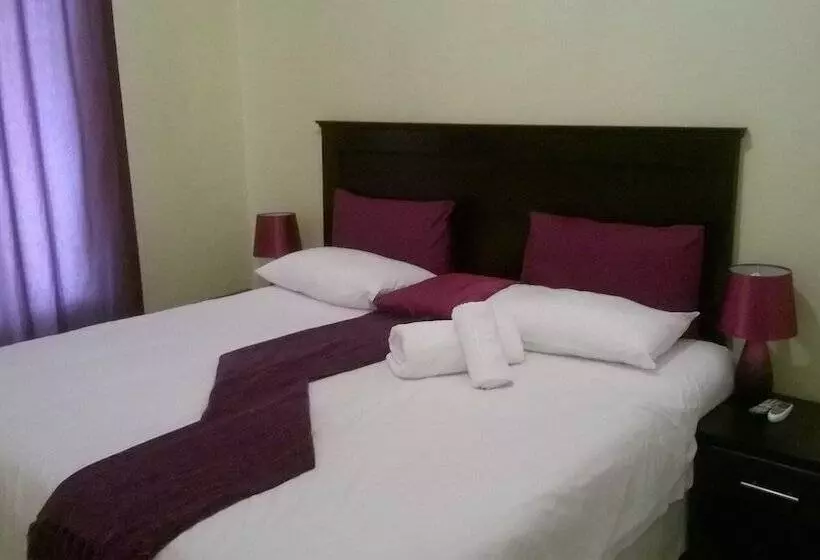 Bed & Breakfast Maple's Guest House