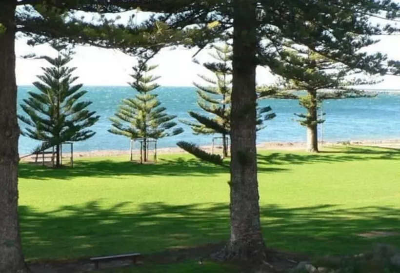 Breeze Beachfront Apartment