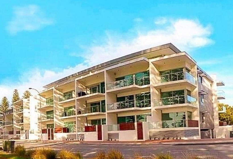 Breeze Beachfront Apartment