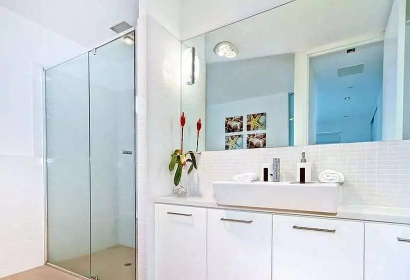 Breeze Beachfront Apartment