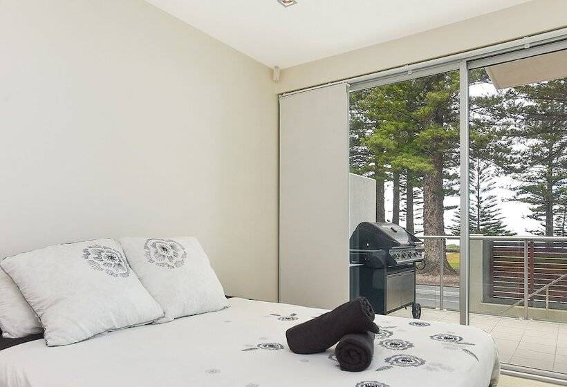 Breeze Beachfront Apartment