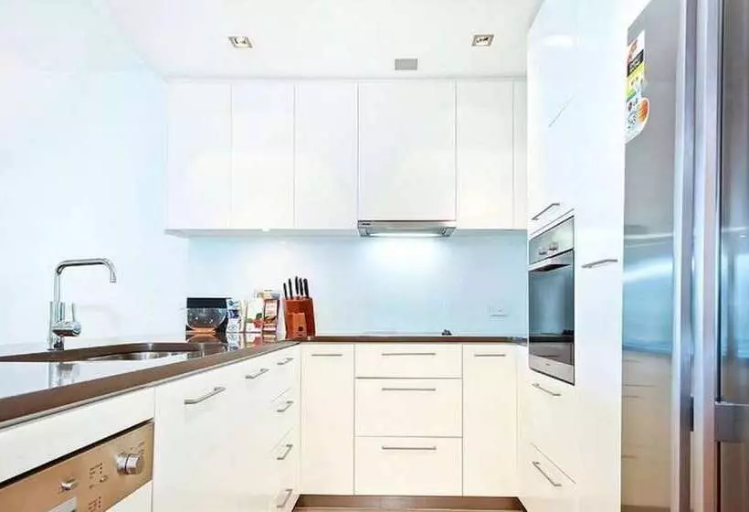 Breeze Beachfront Apartment