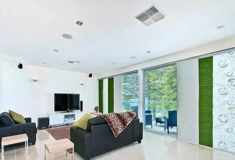 Breeze Beachfront Apartment