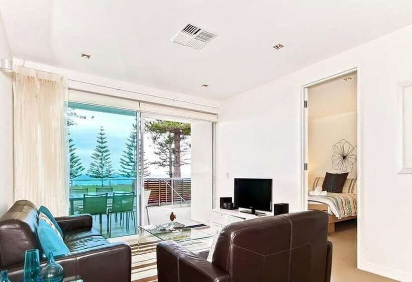 Breeze Beachfront Apartment