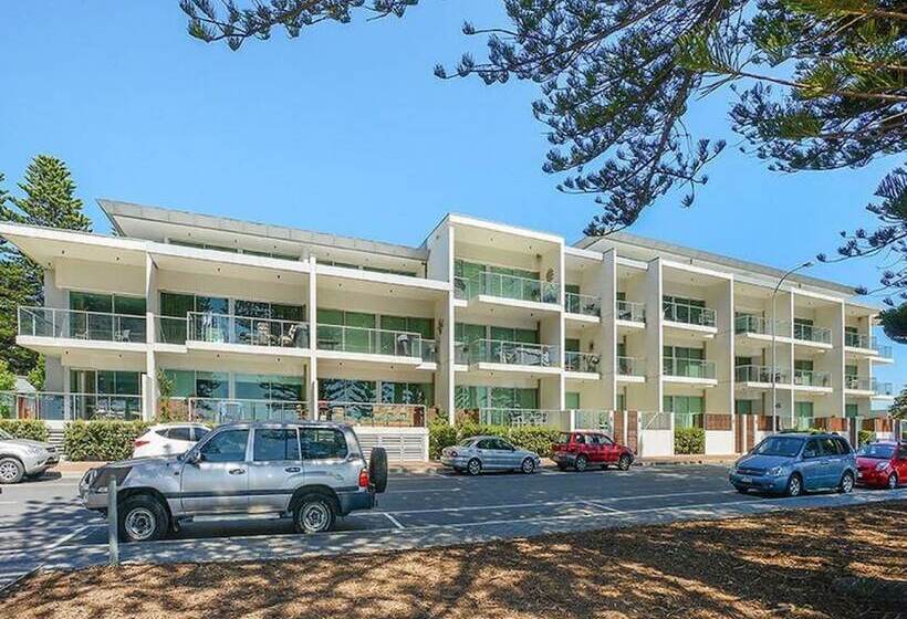 Breeze Beachfront Apartment